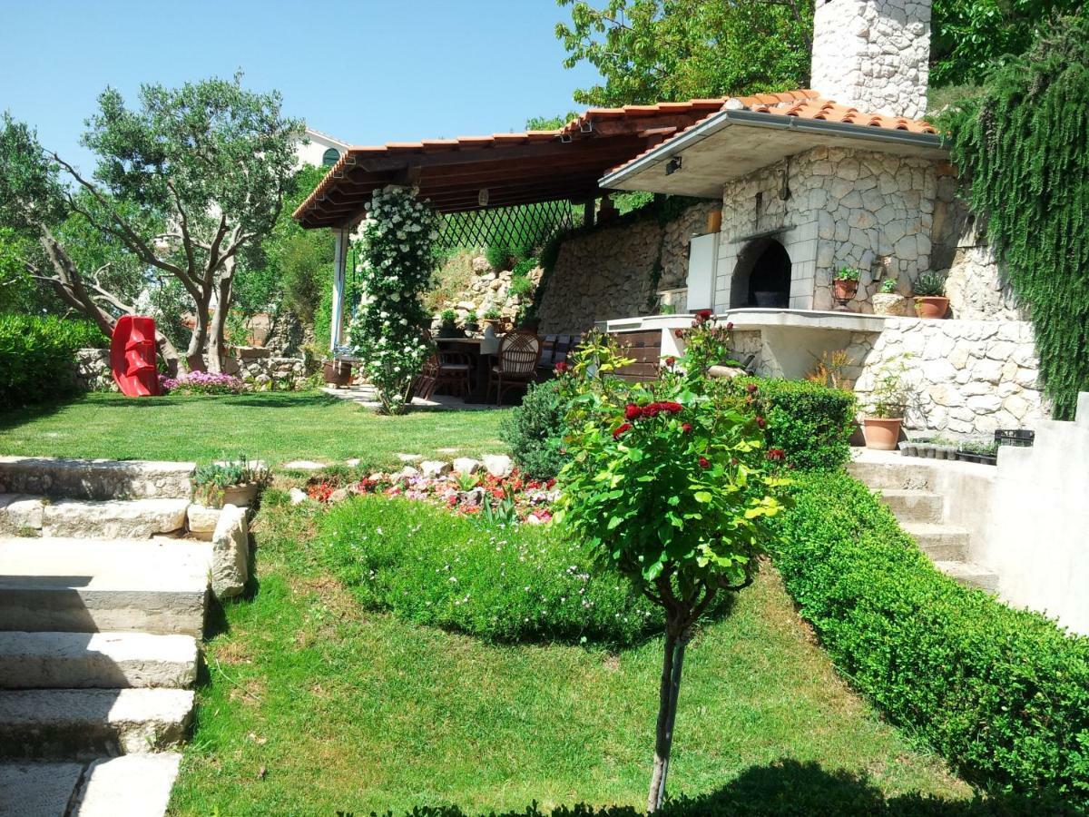 Apartment Orange Klis Bagian luar foto