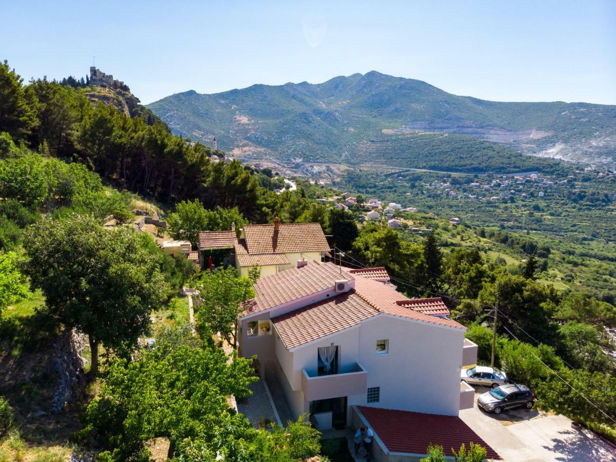Apartment Orange Klis Bagian luar foto