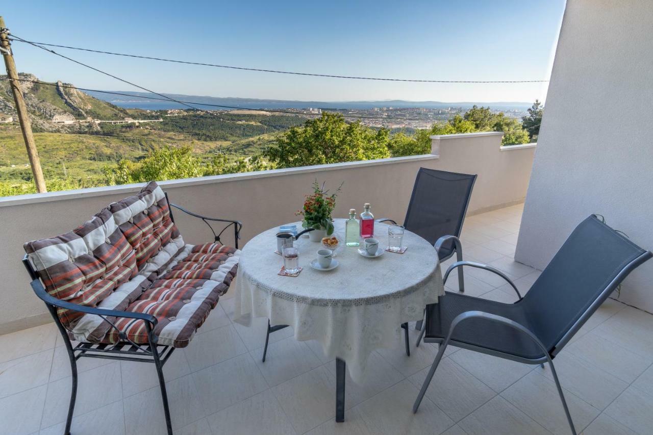 Apartment Orange Klis Bagian luar foto