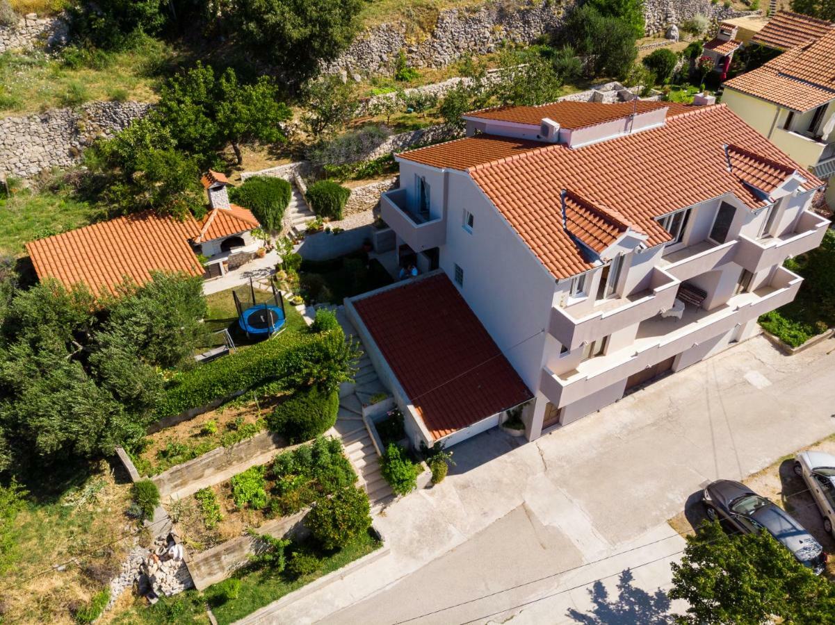 Apartment Orange Klis Bagian luar foto